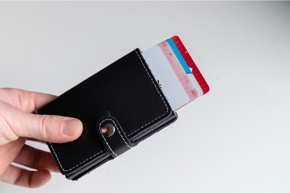 RFID Blocking Wallets: Are They Really Necessary for Travel?