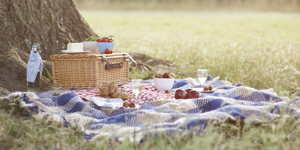 The Best Outdoor Blankets for Picnics and Beach Trips