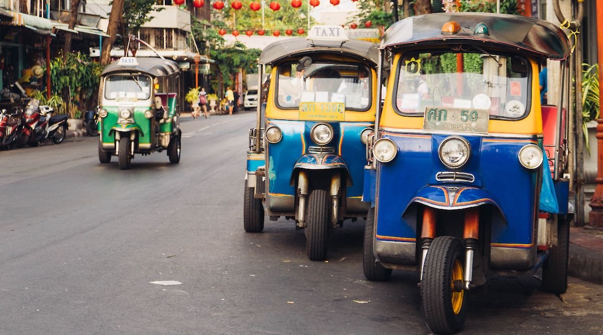 How to Avoid Scams When Taking a Tuk-Tuk or Rickshaw